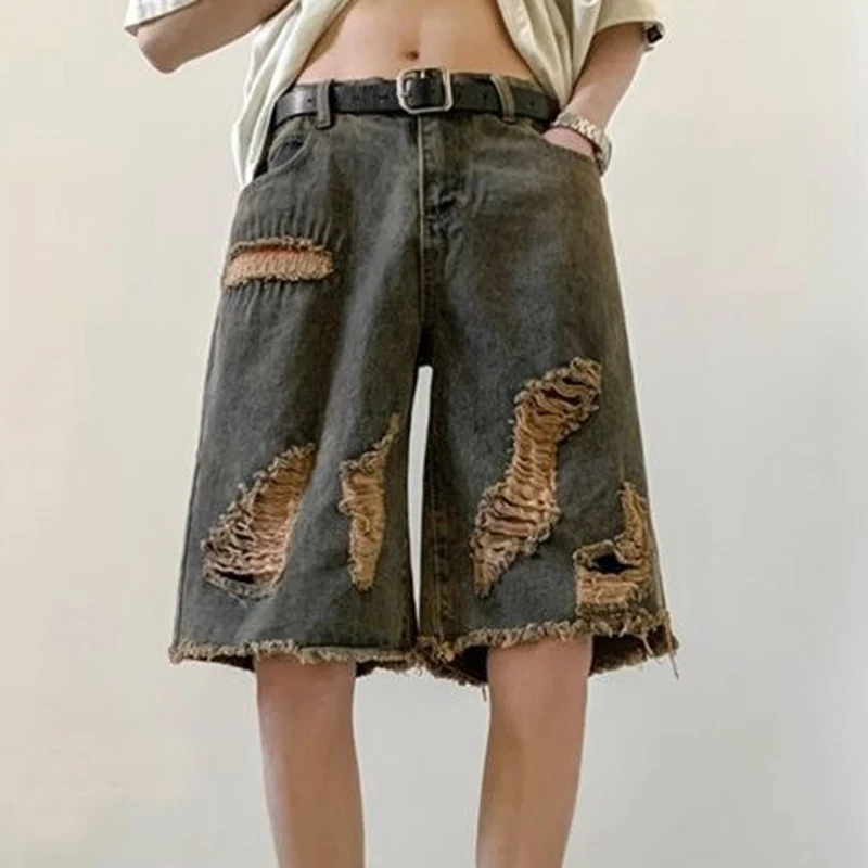 Homens verão na moda vintage streetwear y2k gótico rasgado calças de brim curtas masculino bolsos casuais solto em linha reta na altura do joelho denim shorts