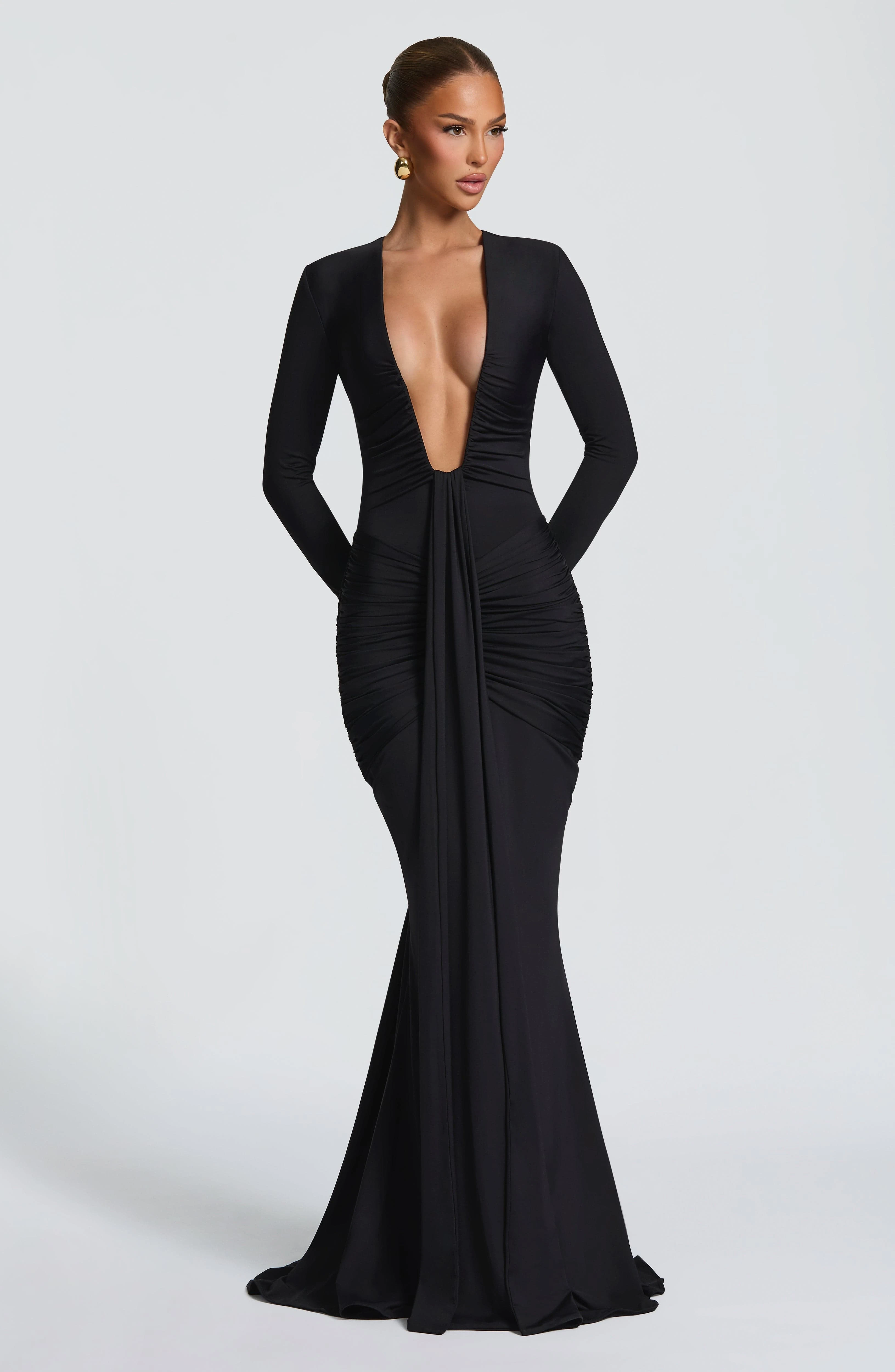 فستان ماكسي أسود بأكمام طويلة - مراجعة Evening Gown وسعره