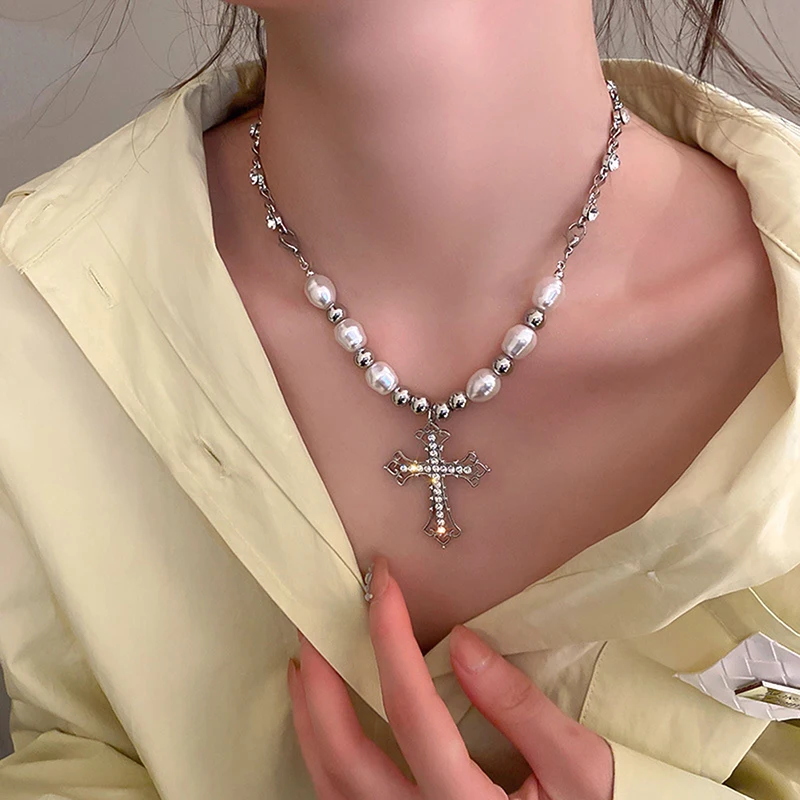 Retro Diamond Inlaid Pearl Pendant Necklace Punk Hip Hop Simple Cool Cross Chain Exquisite Temperament Party Jewelry Gifts