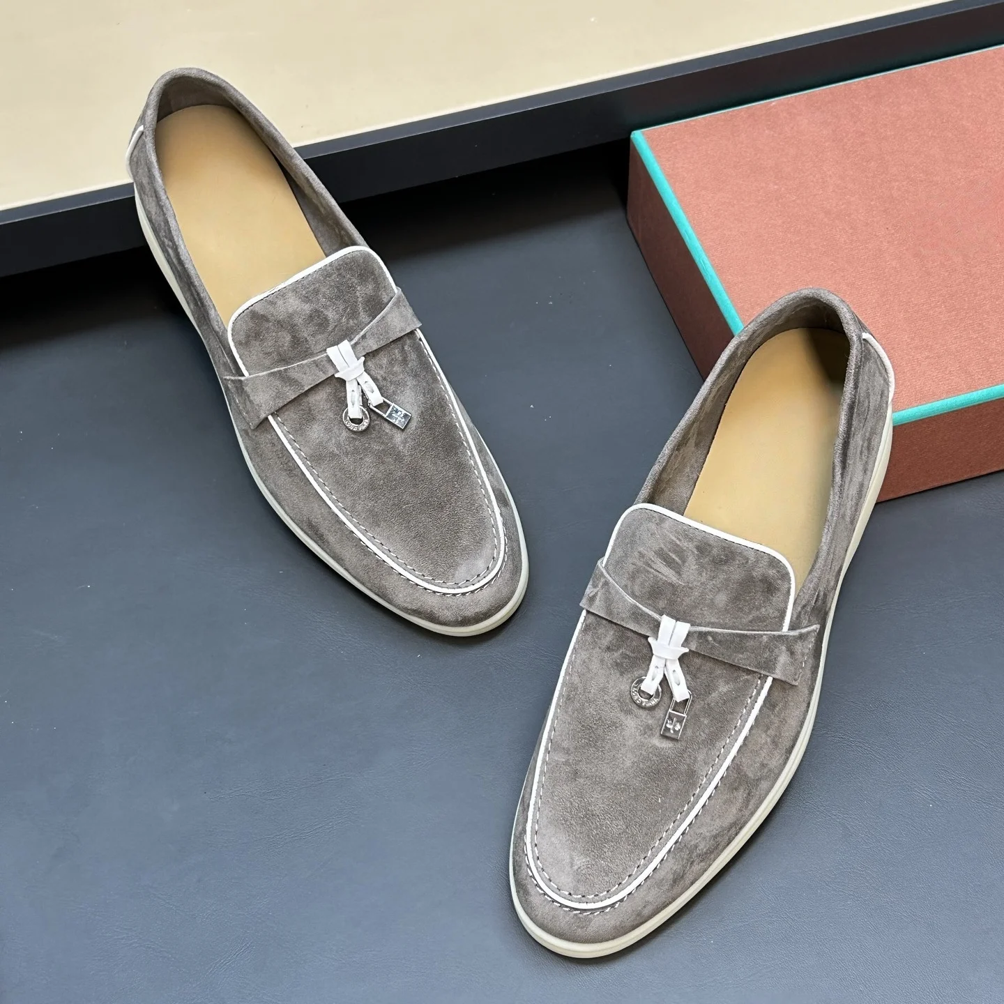 

Подарок на день рождения для пары, женские замшевые лоферы, прочный стильный праздничный аксессуар премиум-класса, повседневная модельная обувь, женская обувь