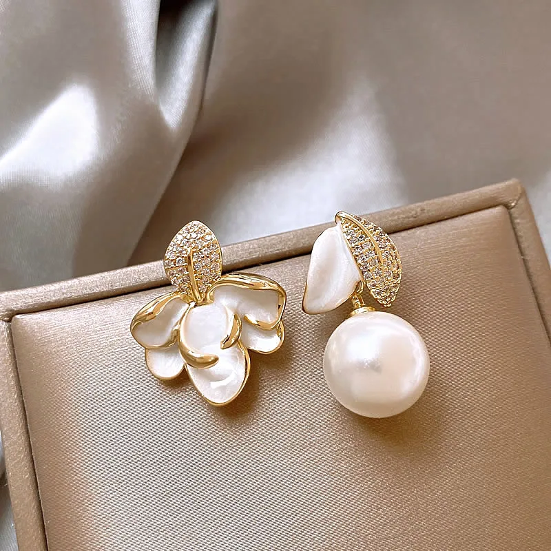 Asymmetrische Blumen-Ohrringe für Damen mit Zirkon-Einlage, Emaille, Künstlichen Perlen, Goldfarben, Elegante Party-Mode-Schmuckstücke – Detail 8