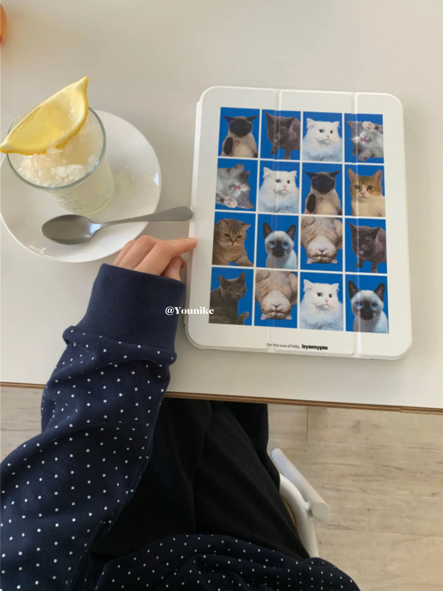 Cute cat Headshot Tablet Case For iPad Pro 11 12.9 13 8.3 M2/4/3 9.7 10.2 5/6th 7/8/9 10th 11th Mini 6 7 Air 3 4 5 6 Stand Cover