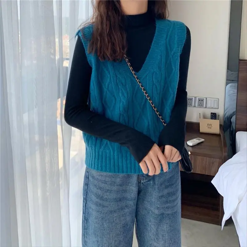 

Knitted Vest Women 2023 New Korean Fashion Vintage Vest Sweater V-neck Knit Pullover Casual Tank All-match Short Jumper Tops