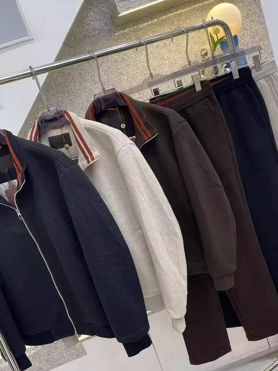 

Итальянский комплект повседневной спортивной куртки в старом денежном стиле LP