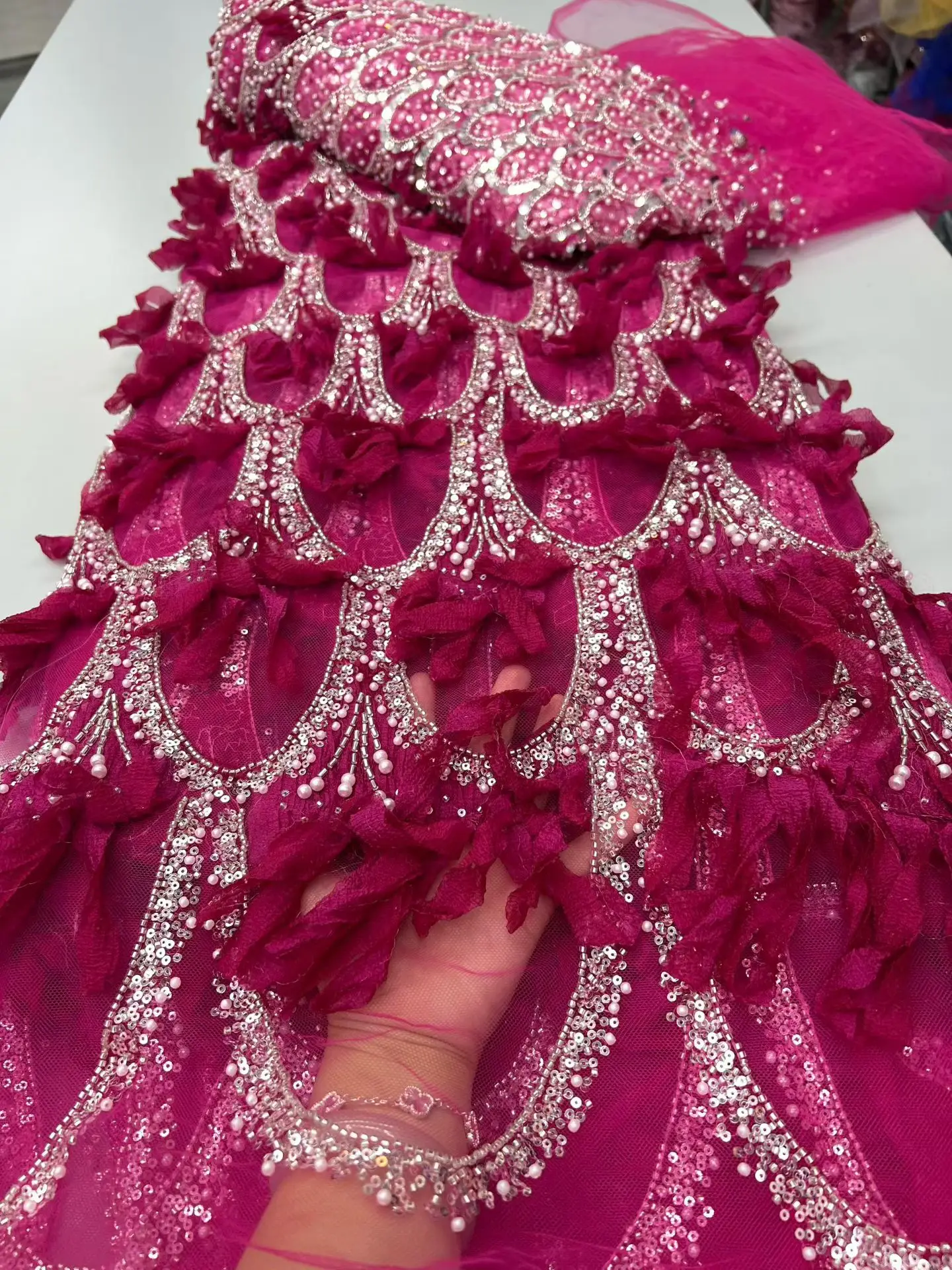 

Африканская 3D кружевная ткань 2026, высокое качество, роскошная кружевная ткань ручной работы с бисером, свадебное французское тюлевое сетчатое кружево для свадебного платья