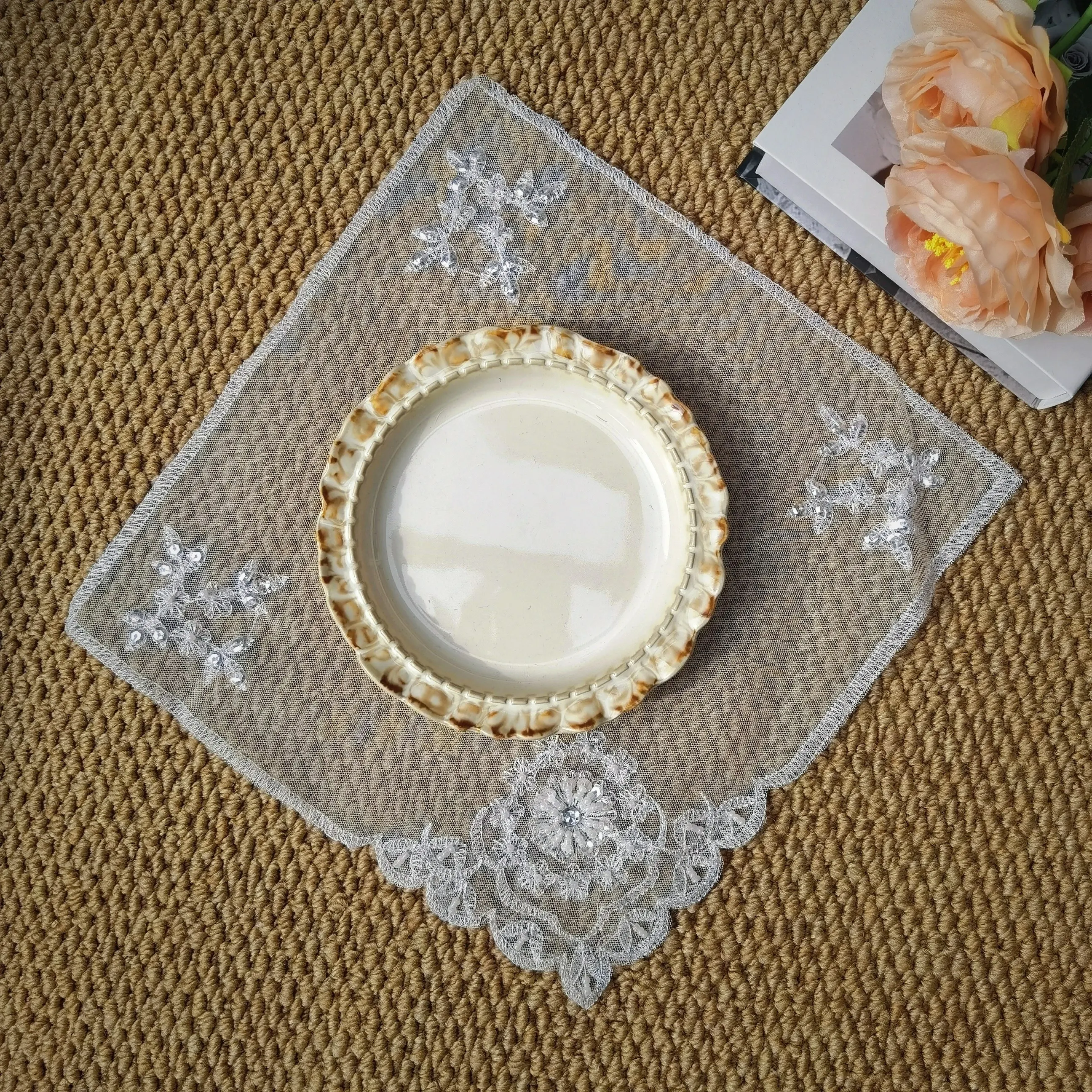 Białe koronkowe podkładki na s – Embroidery Beads recenzja i cena