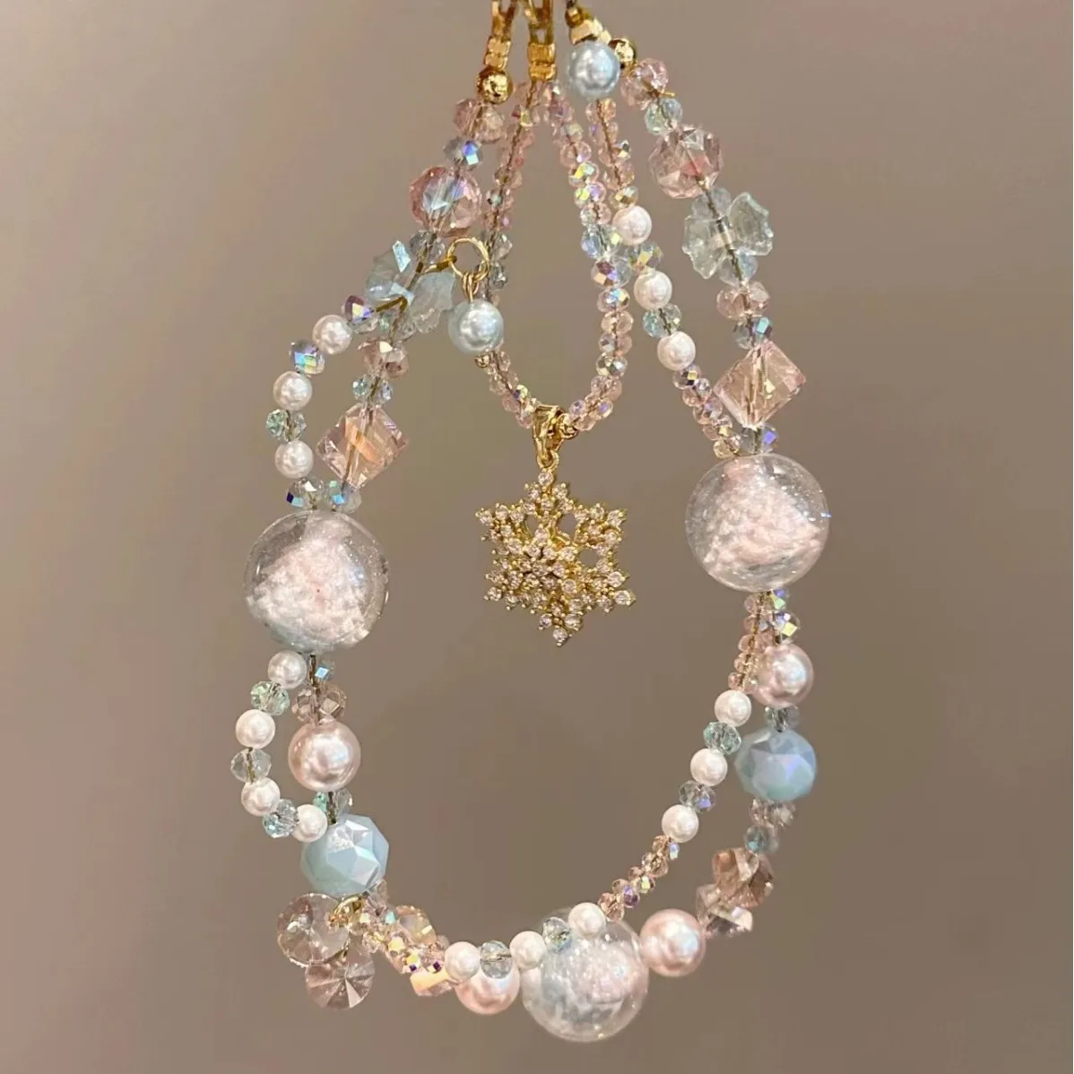 Winter Snowflake Phone Charm Strap Crystal Pearl Beaded Gold Tone Keychain Bag Pendant Accessories For Women Girls Holiday Gift