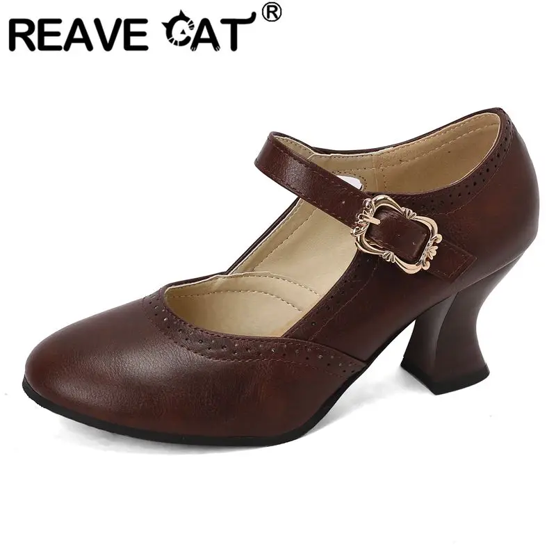 

REAVE CAT Design Mary Janes Женские туфли-лодочки с круглым носком на странном каблуке 6,5 см с пряжкой и ремешком Большой размер 46 47 48 Женская обувь Sweet Dating