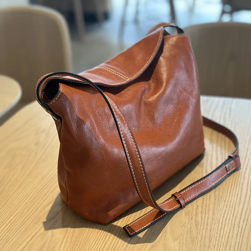 2024 Summer New Cowhide Casual Women's Simple Leather Messenger Bag Vegetable Tanned Leather Retro Large-capacity Commuter