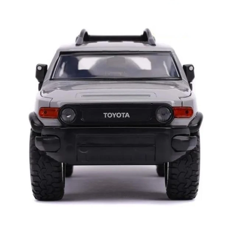 Jada 1:24 TOYOTA FJ CRUISER Diecast Car Metal Alloy Model Car Toys For Children Toy Gift Collection