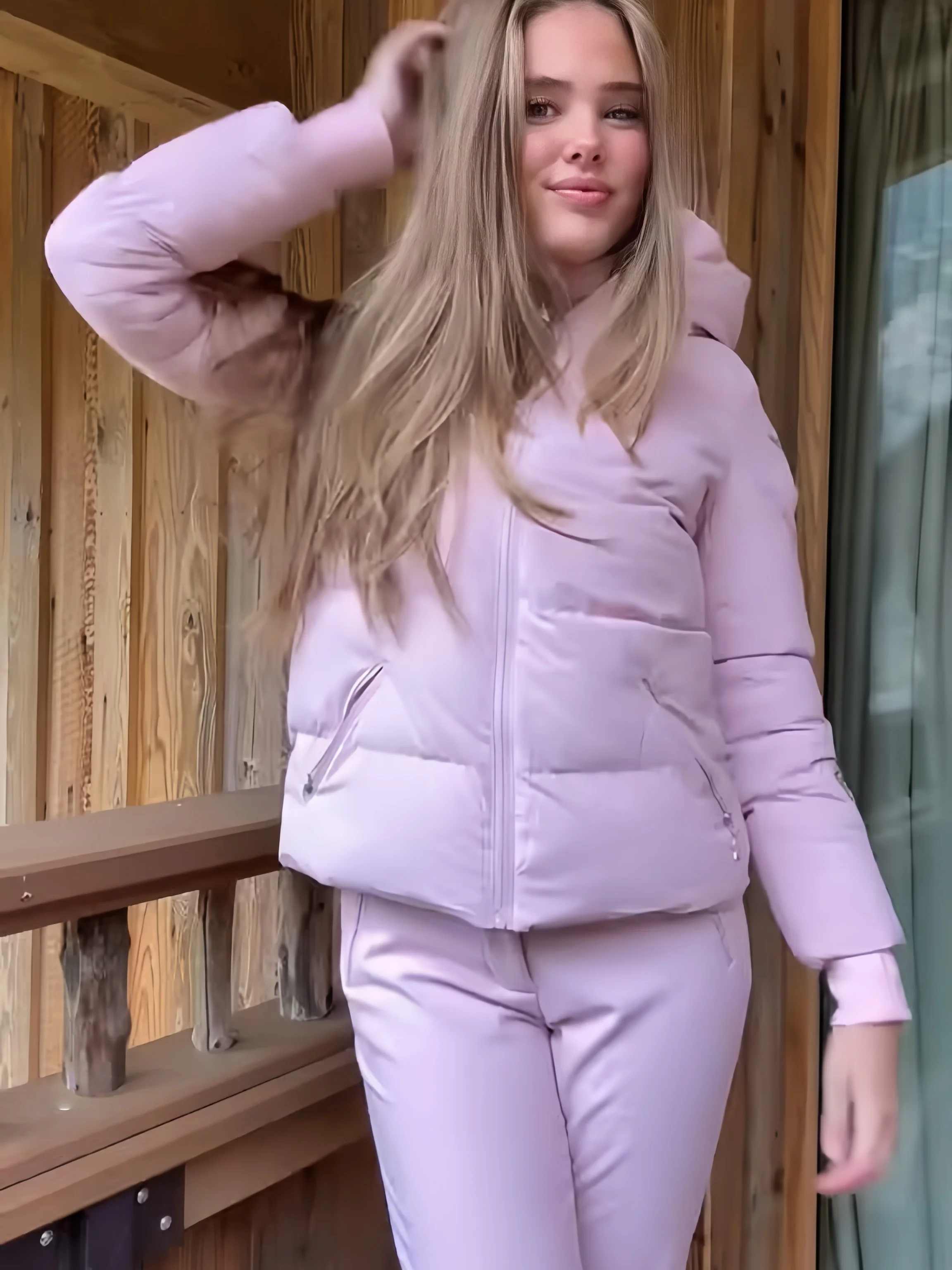 Xingdao Initial Snow Soft Sweet Design Fashionable Warm Ski Suit Hooded Cotton Jacket Pants Two-Piece Set Ladies Casual Style