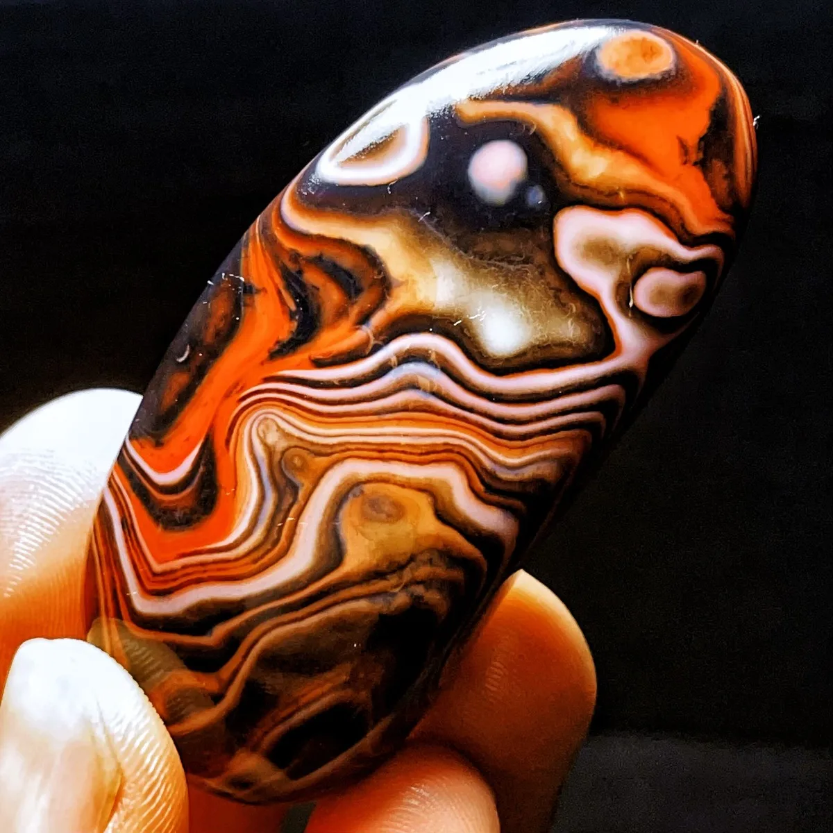 Banded Agate Stripe Pattern, Chalcedony Beauty, Polished Tumbled, Mineral Specimen, Natural Stone, Crystal Collection