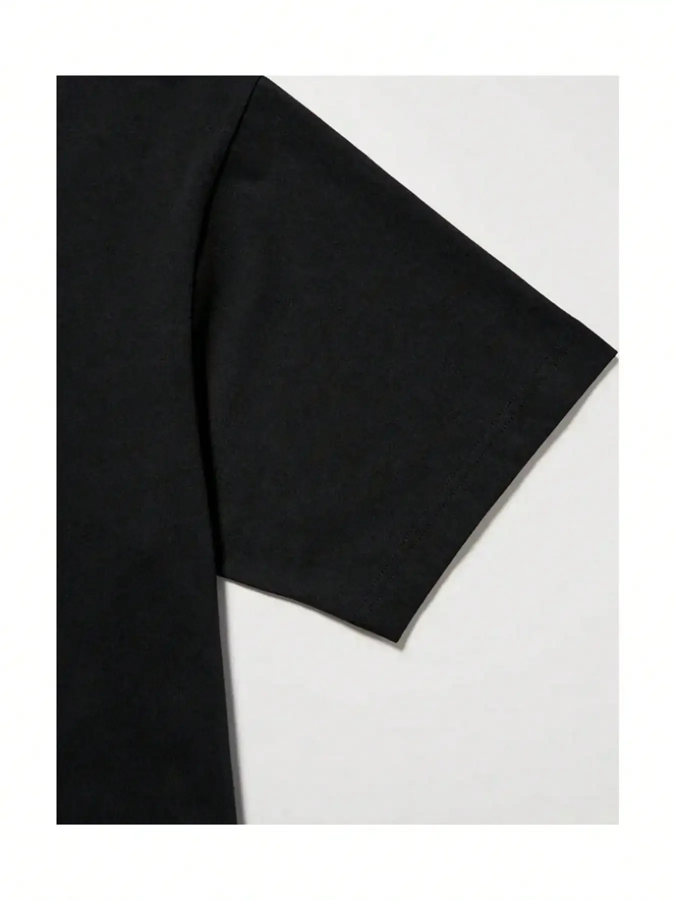 تي شيرت كوزمو من Dandy's World مصنوع من القطن فائق النعومة |    تي شيرت بأكمام قصيرة ورقبة دائرية مع طباعة شخصية كرتونية غريبة الأطوار