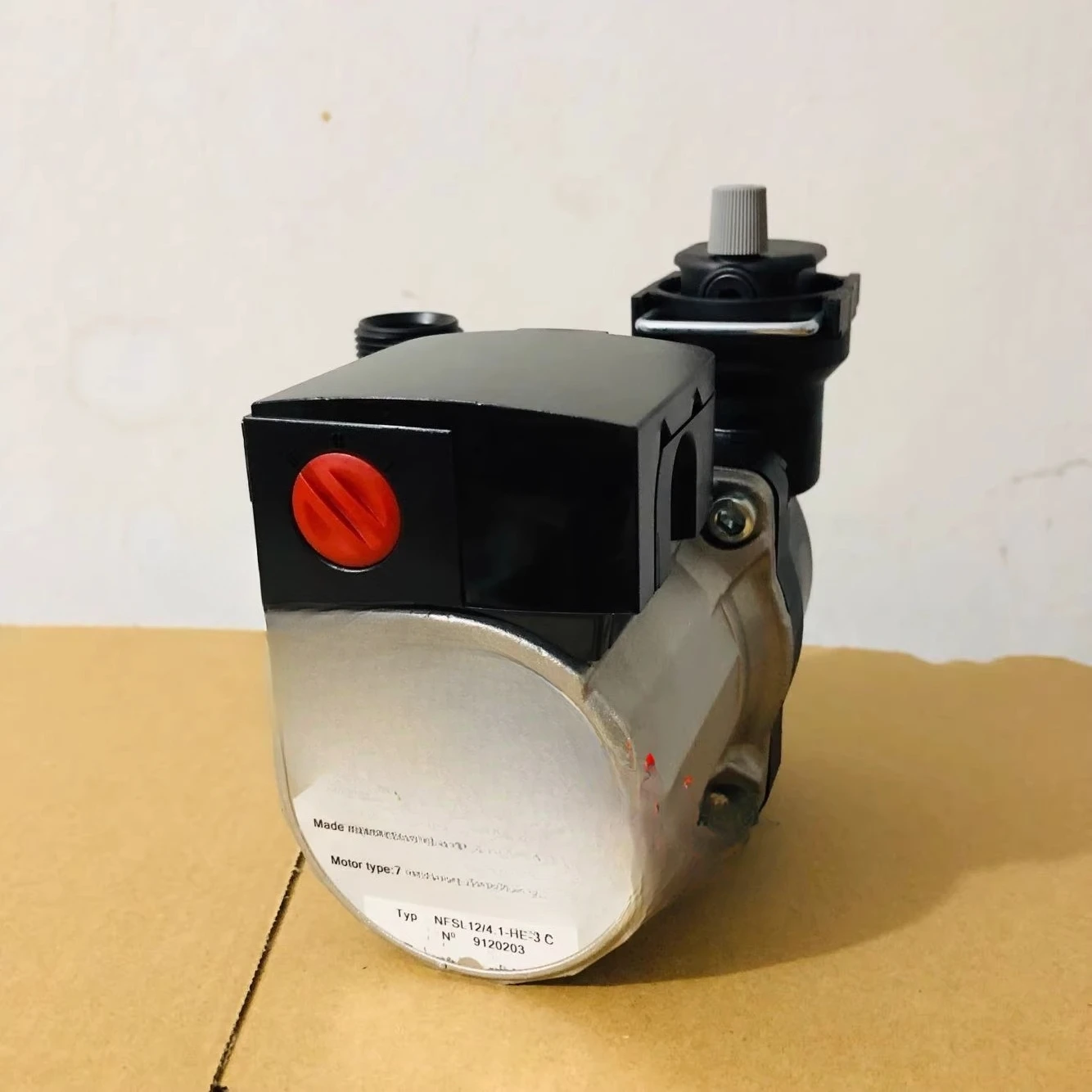 Wall mounted boiler water pump 82W circulating water pump motor accessorie