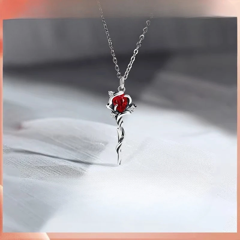 

New Ladies Silver Necklace Pendant, Niche Design Rose Gift Fashion Sweater Chain
