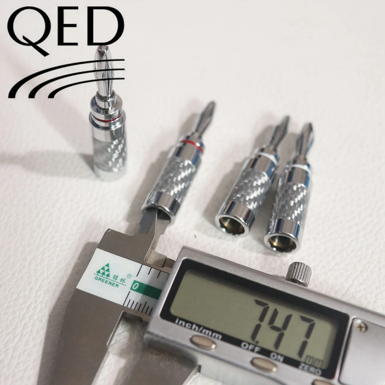حقيقي QED الموز التوصيل غير المغناطيسي لا لحام الفضة ألياف الكربون الروديوم مطلي موصل HIFI مكبر صوت كابل محطة #4