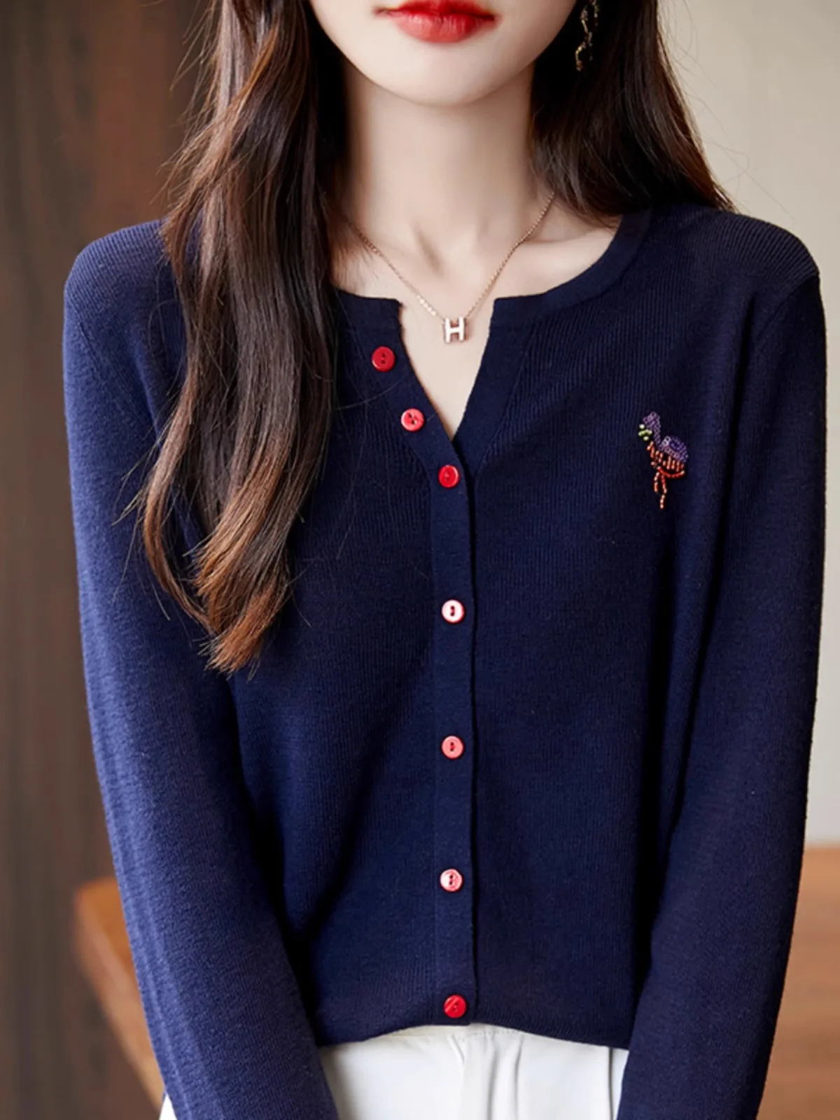 

Утягивающий вязаный кардиган с пуговицами, универсальная тонкая верхняя одежда, модный свитер с вышивкой для женщин