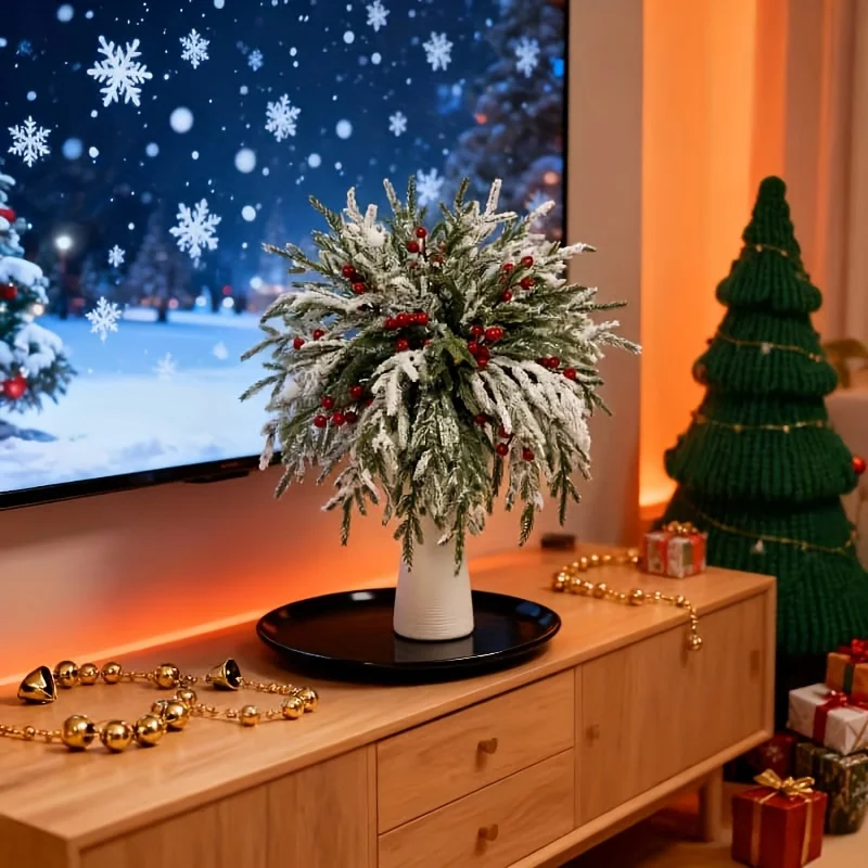 24 قطعة فروع الصنوبر الشمالية الاصطناعية مع التوت الأحمر واقعية وهمية الصنوبر إكليل كثيفة الإبر الخضراء الثلوج لزينة عيد الميلاد