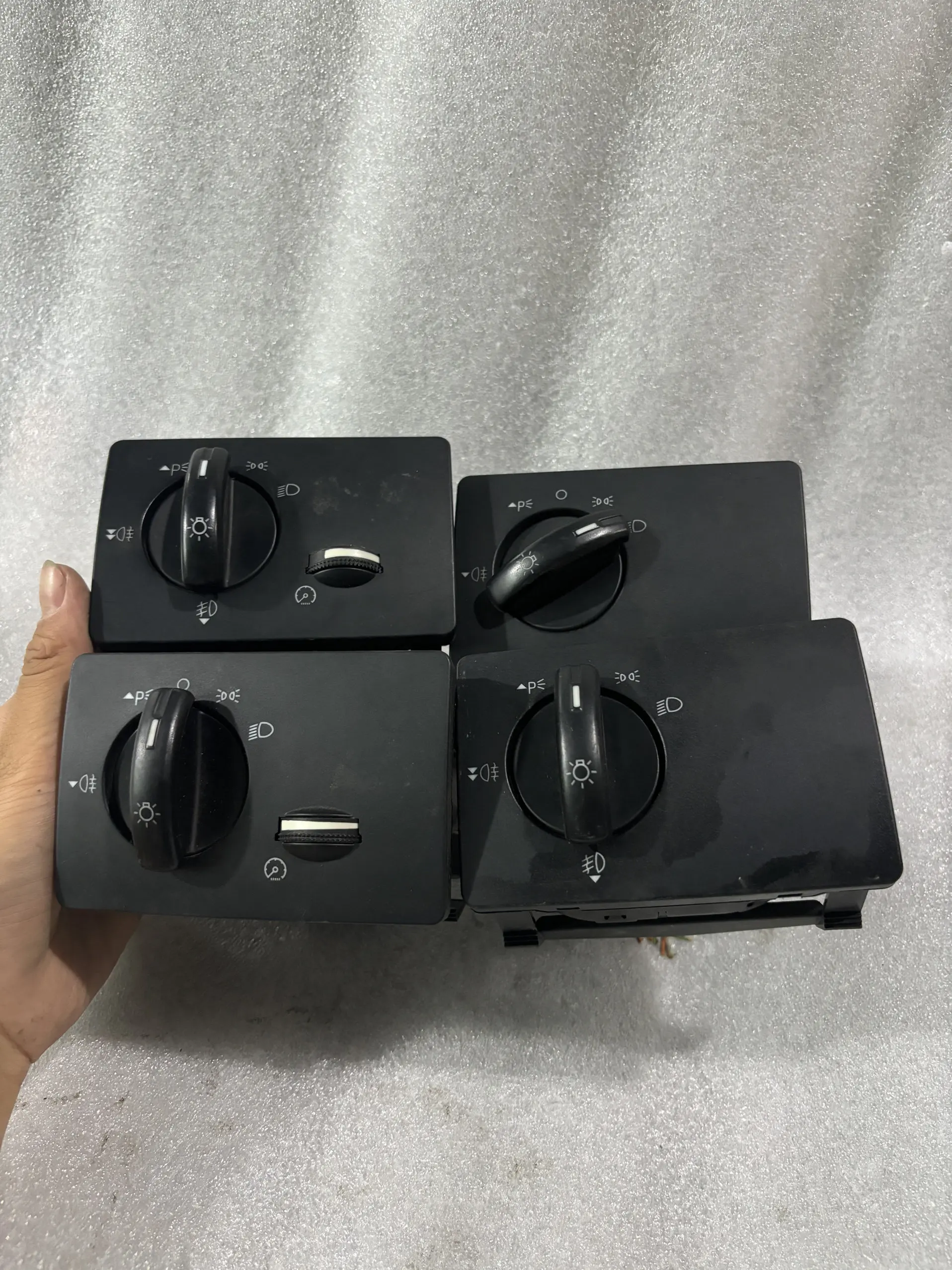 For FORD 05-13 Focus classic Disassemble the independent control switch for the front and rear fog lights of the headlights