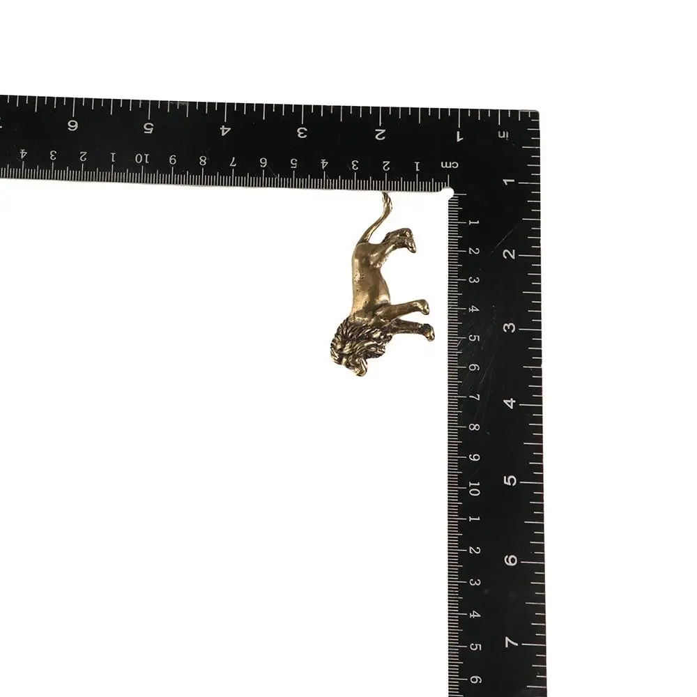 Figurines rétro du roi Lion en laiton, Statue de Lion mignonne en cuivre, Mini Sculpture de Lion exquise faite à la main, décoration de maison, cadeaux