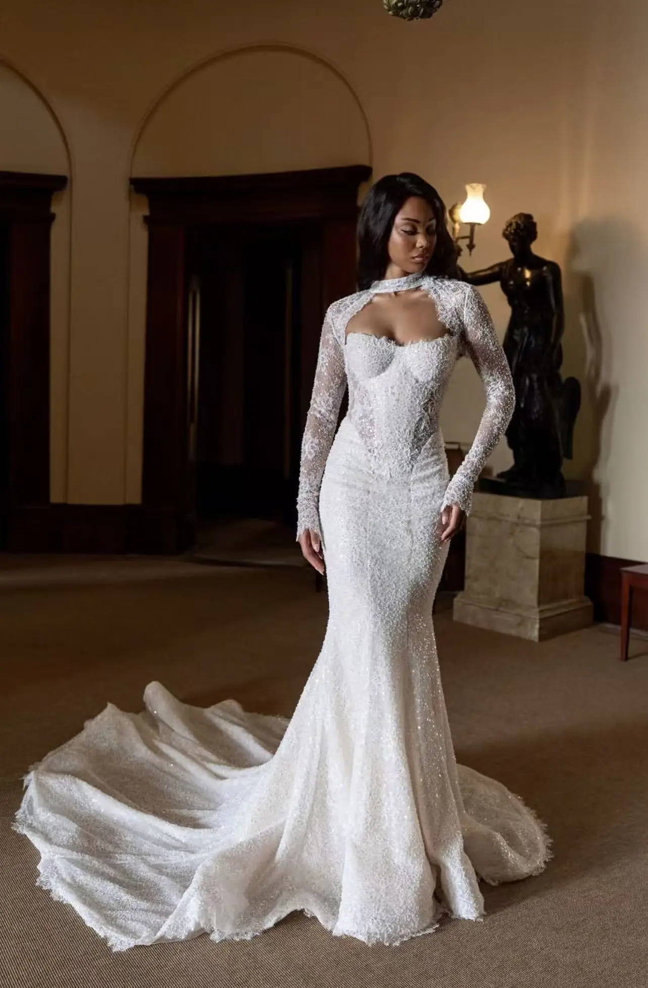 Maßgeschneidertes Spitzen-Brautkleid Klassisches Sweetheart-Design Lange Ärmel Hochzeitskleid Formelles Meerjungfrau-Kleid mit Schleppe Vestido De Novia