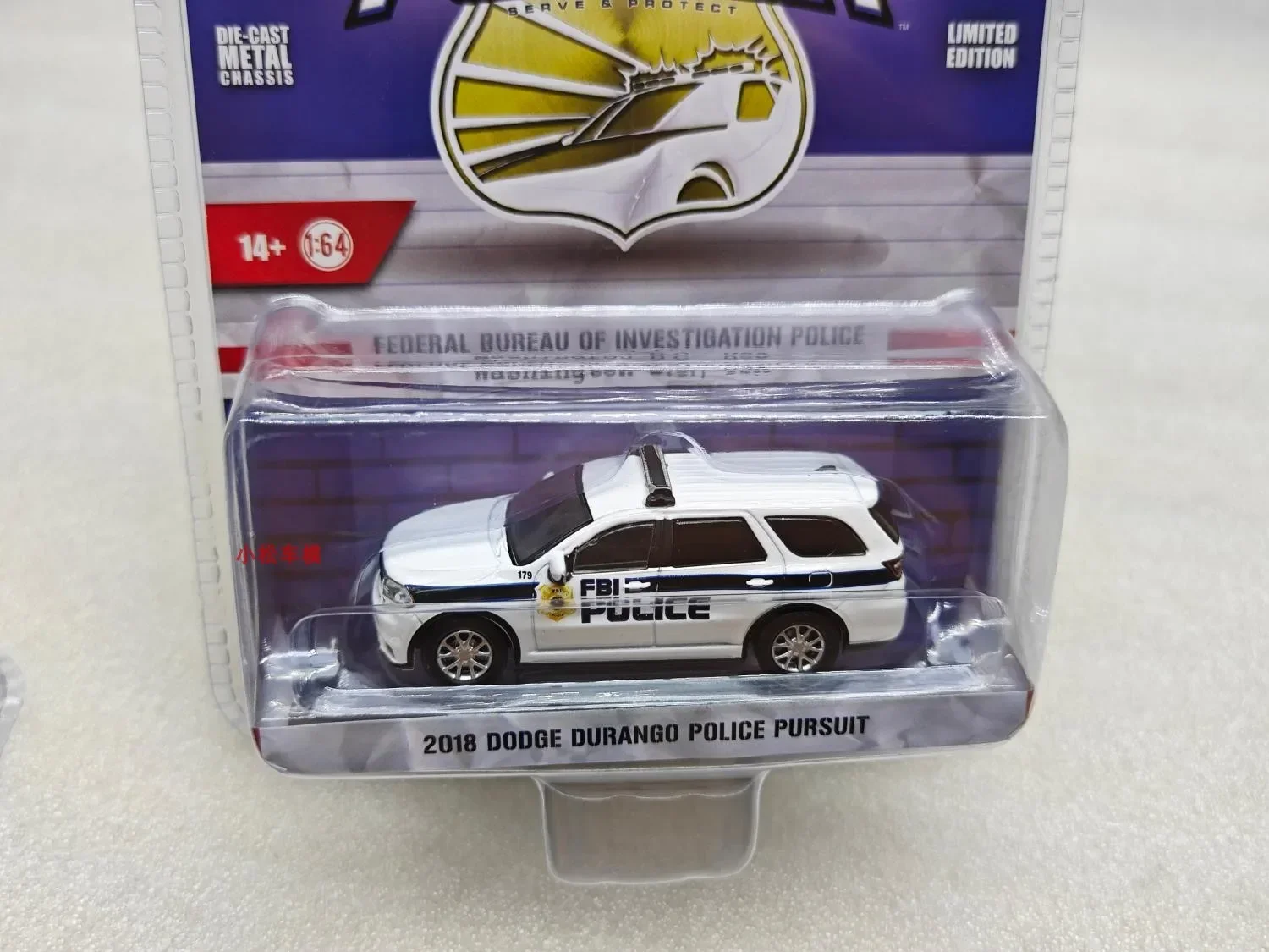 1:64 2018 DODGE DURANGO POLICE PURSUIT High Simulation Diecast Car Metal Alloy Model Car Children's toys  Child ornament