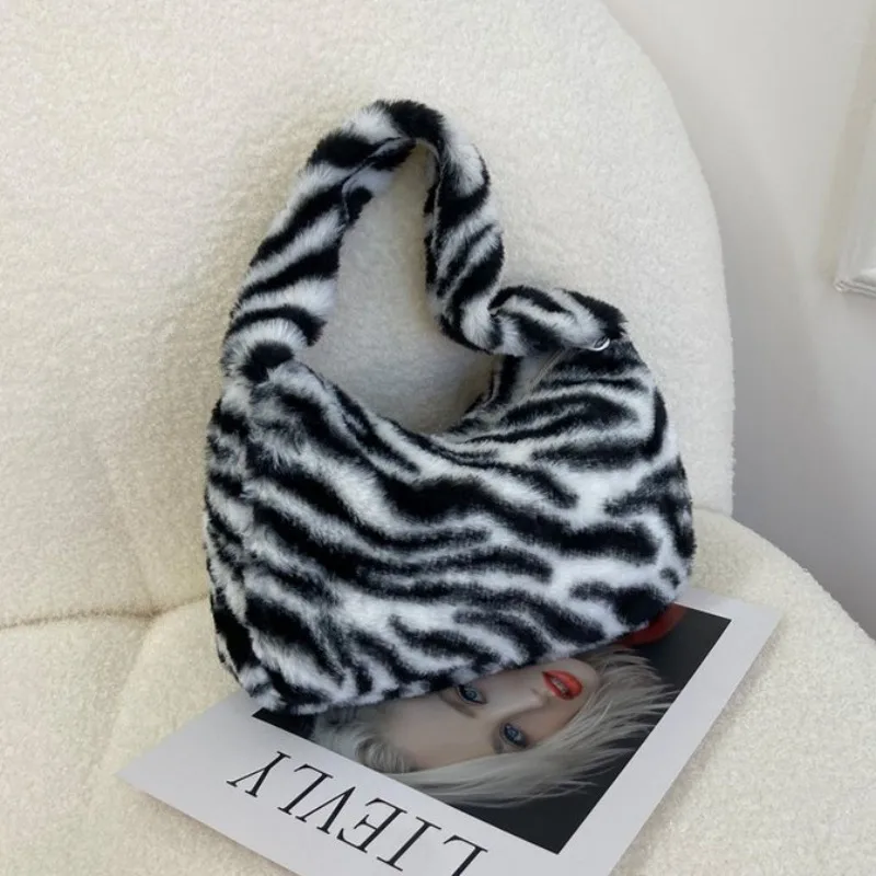 

Autumn Winter Women's Shoulder Bag Animal Print Leopard Plush Lady Shoulder Underarm Bag Female Messenger Bag Crossbody Bags