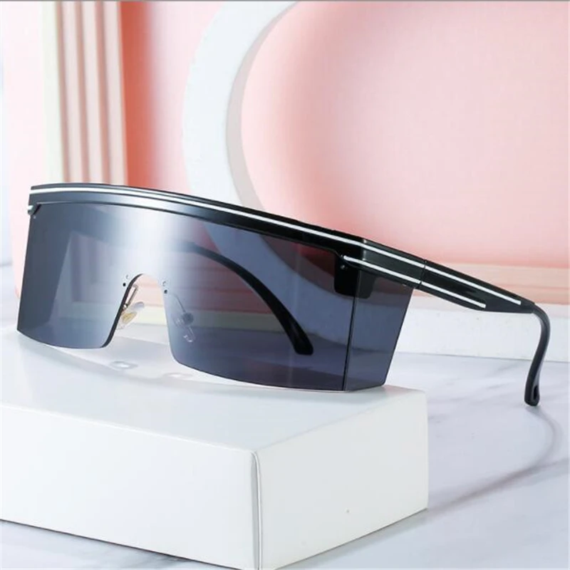 

KAPELUS Explosive models Siamese big frame sunglasses woman trend all-in-one black Glasses Fashion protection sun visor