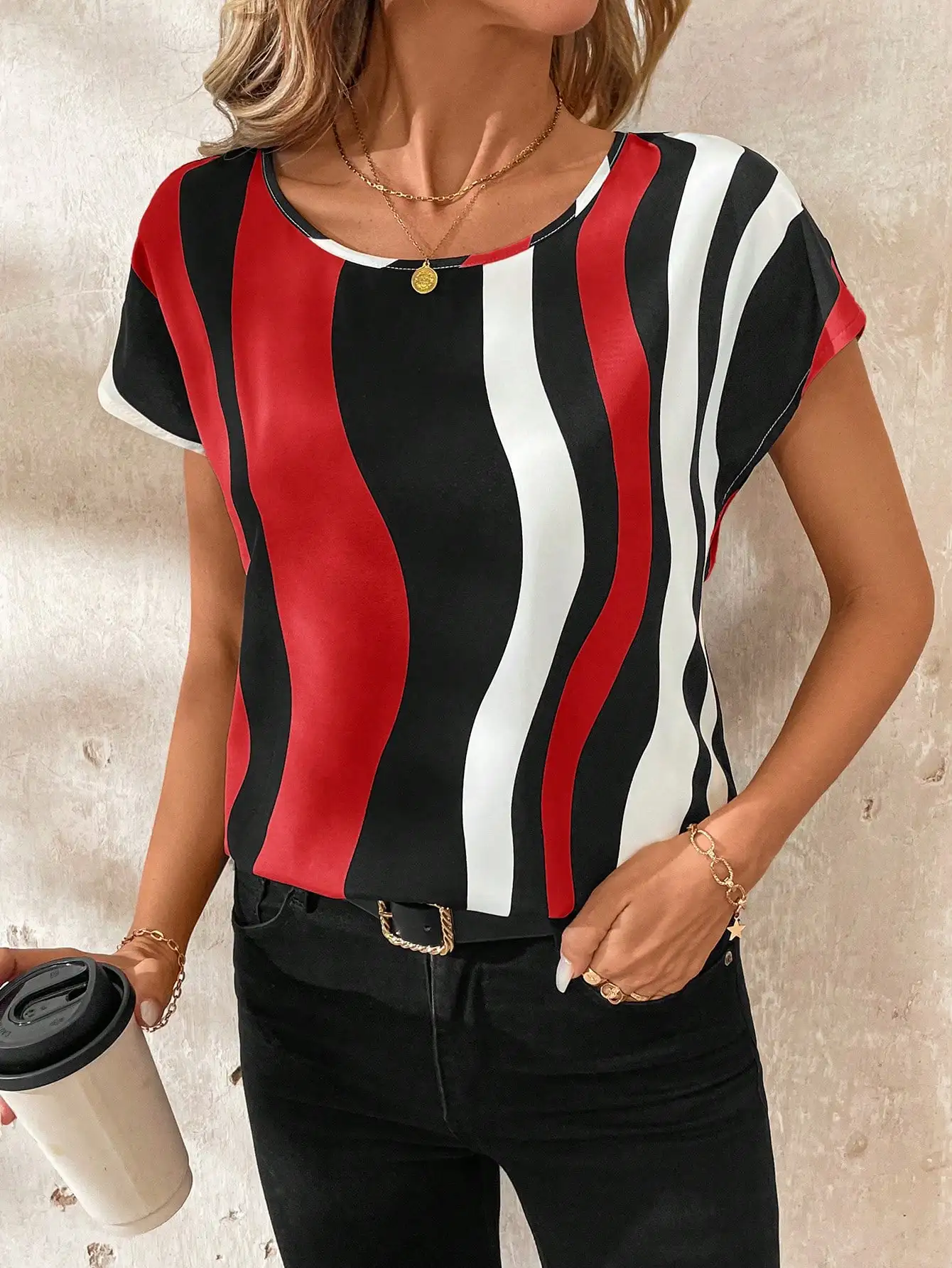 

Vertical Wavy Stripe Round Neck Loose Casual Blouse For Women