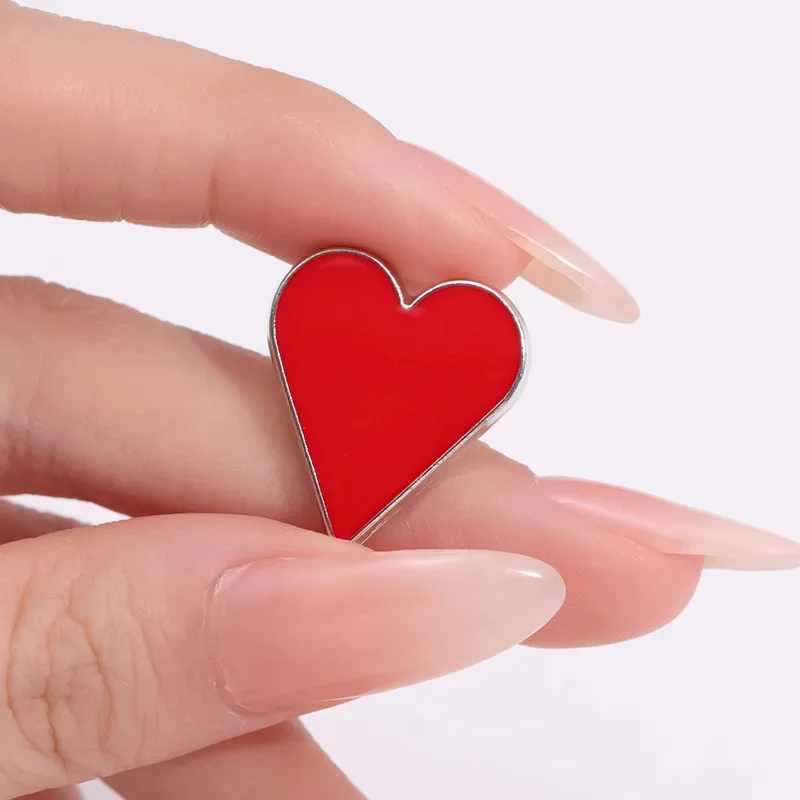 Creative Alloy Poker Cards Brooch Cartoon Red Heart Spades King Custom Enamel Pin Clothing Decoration Badge Jewelry Wholesale