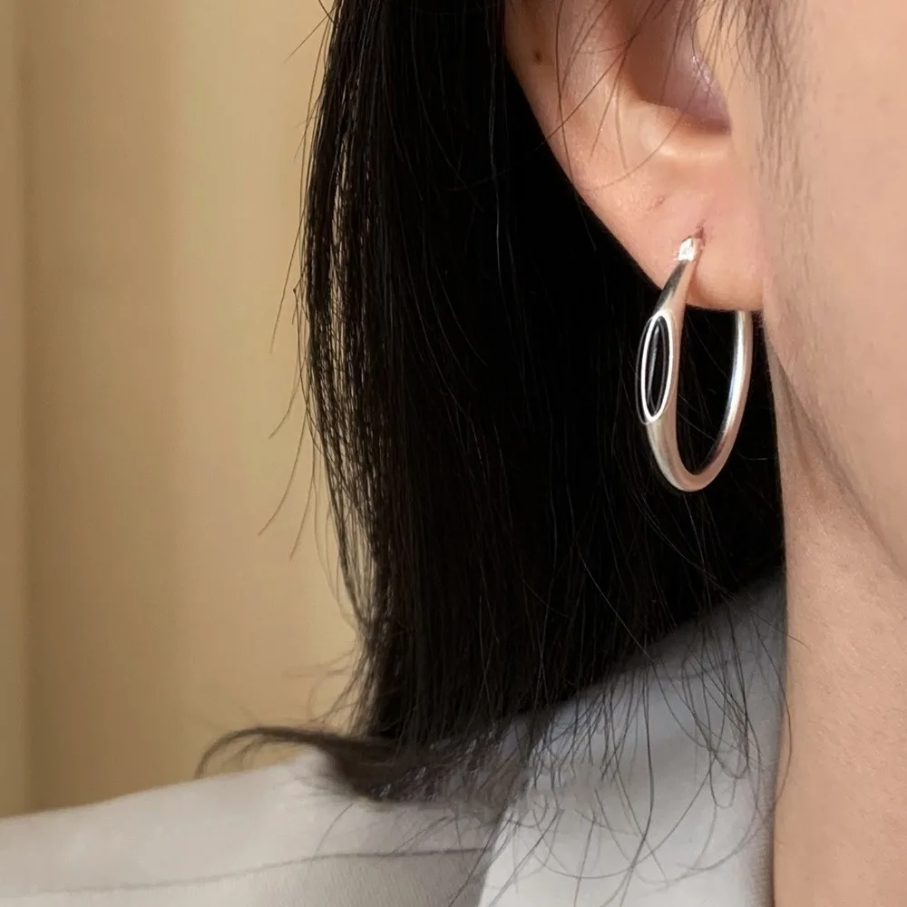 Korea Personality Black Teardrop-shaped Imitation Gemstone 925 Sterling Silver Hoop Earrings for Women Simple Fashion Jewelry