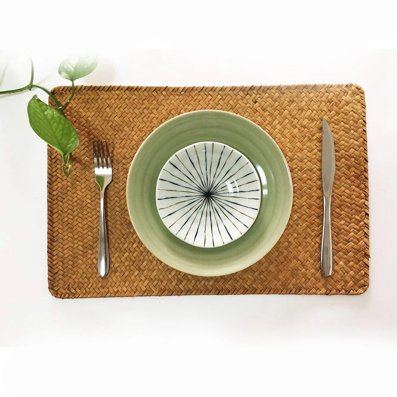 Pack of 4 Natural Seagrass Place MatHand-Woven Rectangular Rattan Placemats Straw Tea Cup Mat Potholder