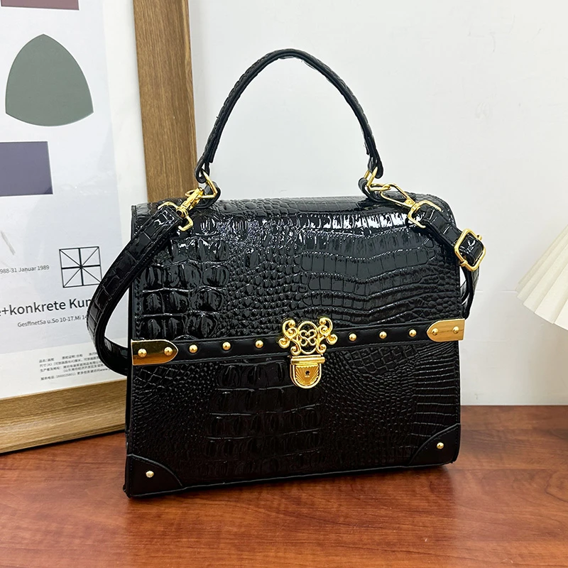 

Chic Parisian Style Crossbody Bag Vintage Minimalist Leather Purse Elegant Solid Color Shoulder Bag for Trendy Women