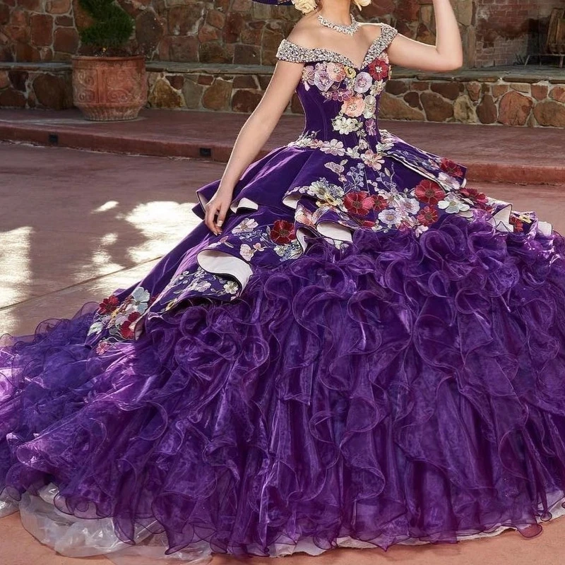 Purple vestidos de 15 anos Quinceanera Dresses Embroidered Applique Beads Tull Tiered Girl Sweet 16 Party Wear robes de soirée