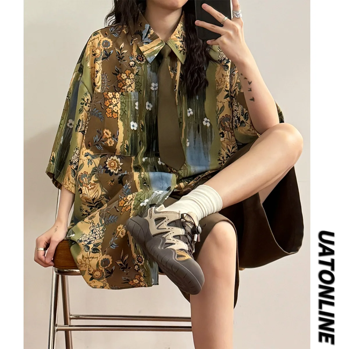 

UATONLINE2025 Summer American Retro fiti Oil Painting Floral Print ort Sve irt Women's with Tie Loose Fit Str...