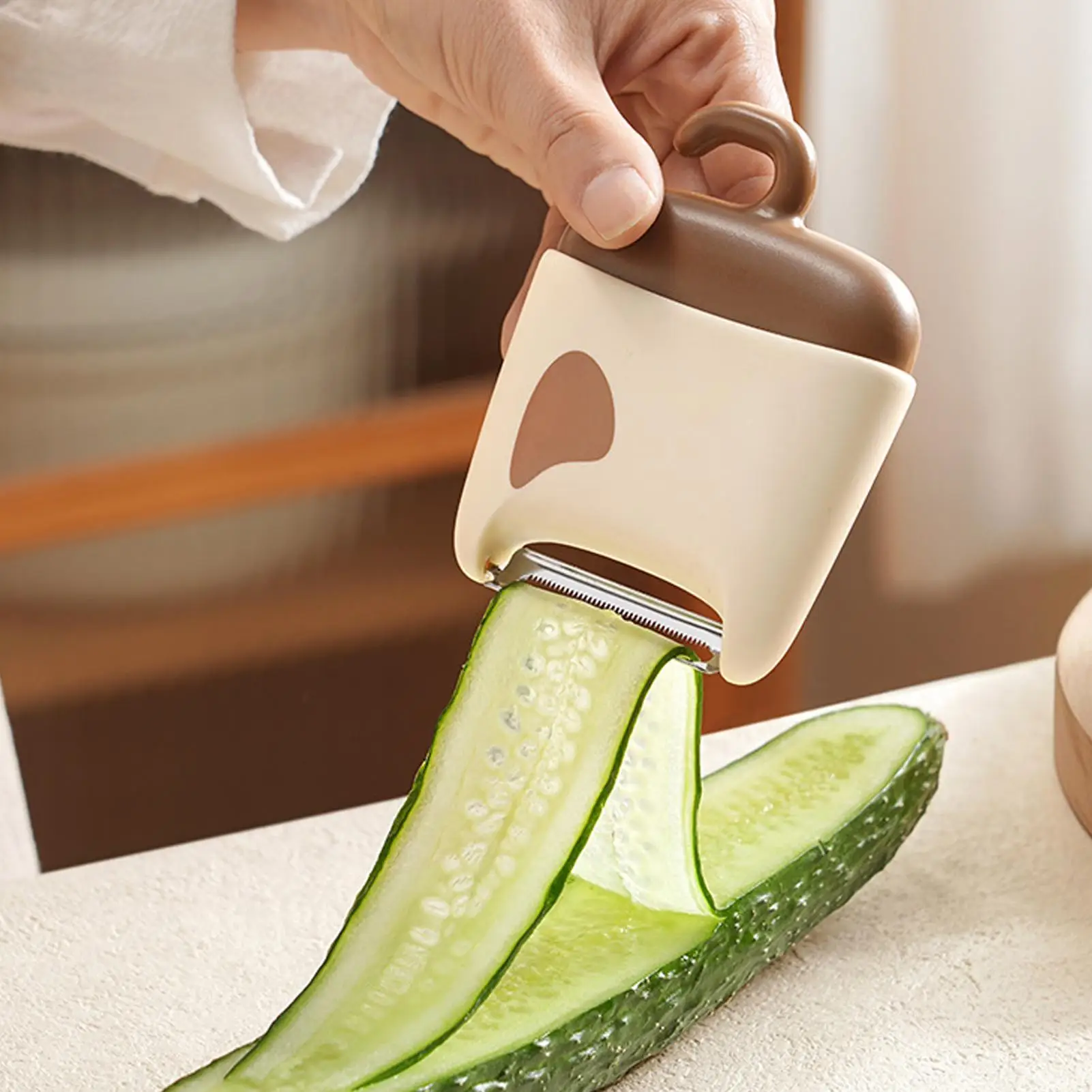 

Fruit Peeler Multifunctional Portable Scraper Vegetables Kitchen Peeler with Brush for Cucumber Carrot Pear Home Kitchen Cooking