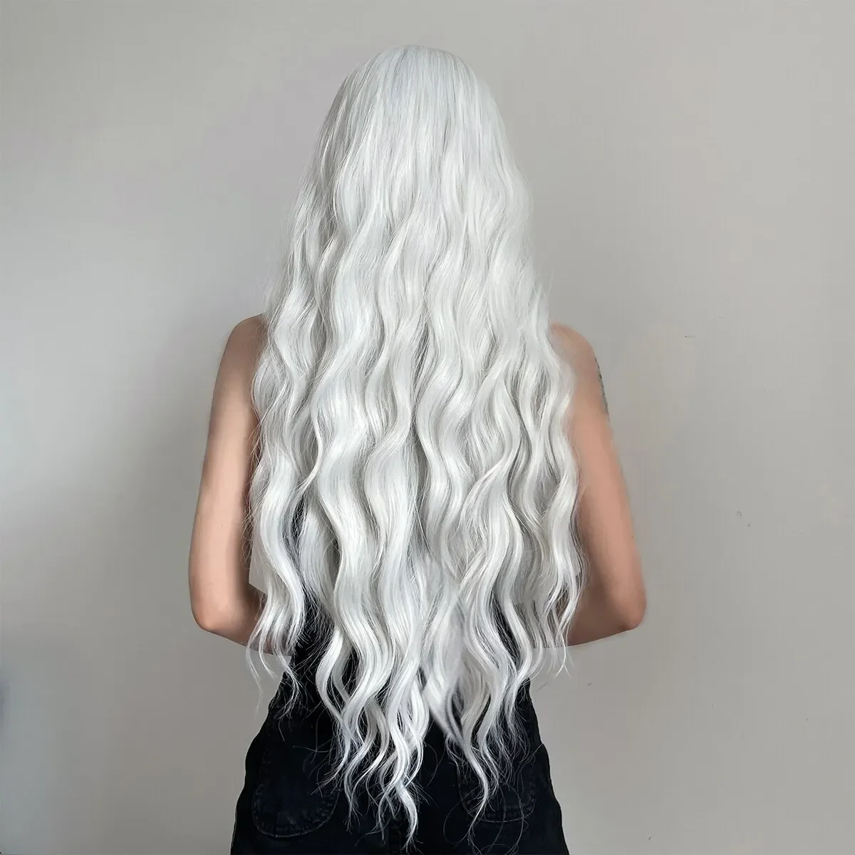 Peluca sedosa de Cosplay para mujer, cabello sintético suave Natural, resistente al calor, color blanco, ONDA DE AGUA larga con flequillo, fiesta diaria