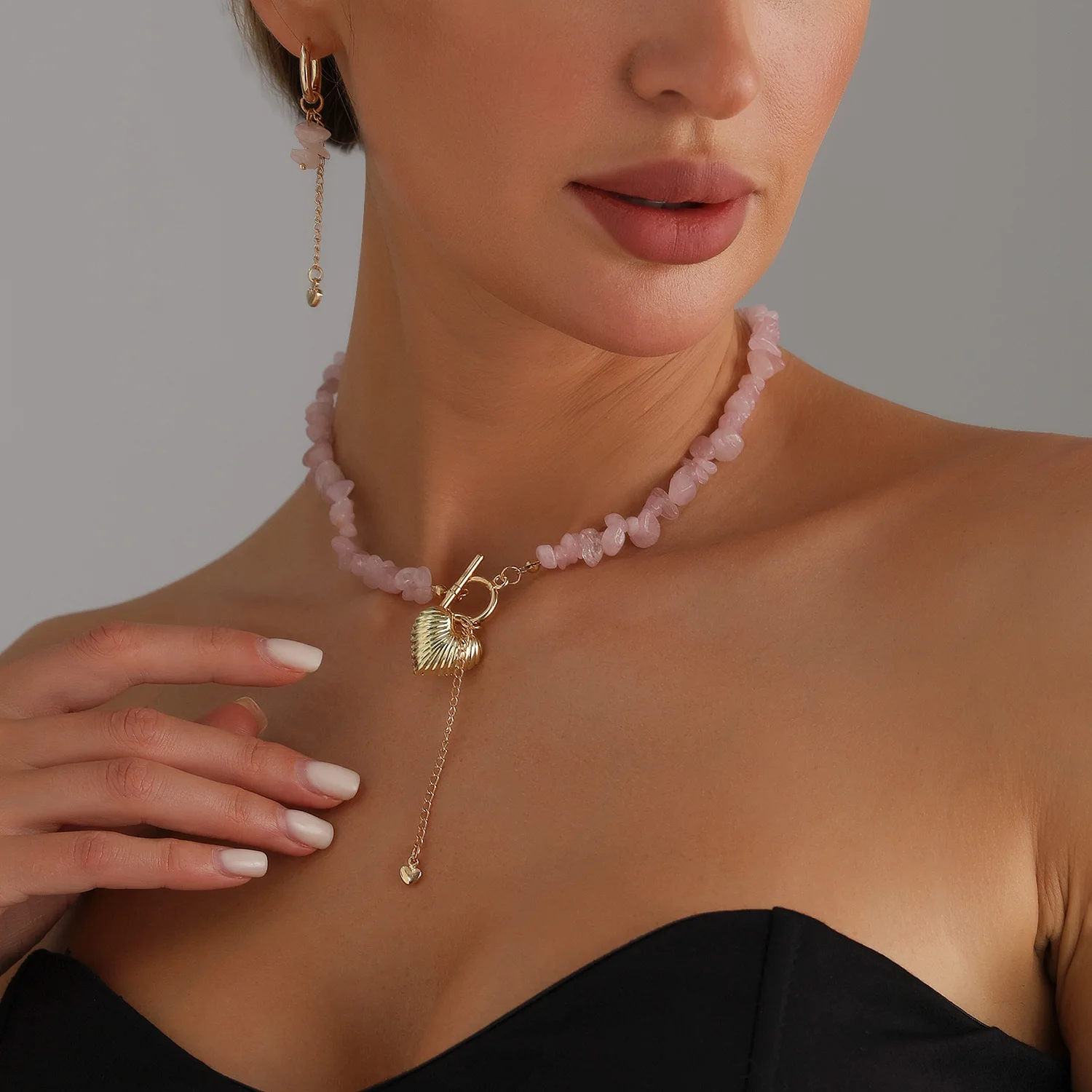 Cross border jewelry gentle rose pink heart-shaped tassel necklace for women, versatile design accessory set