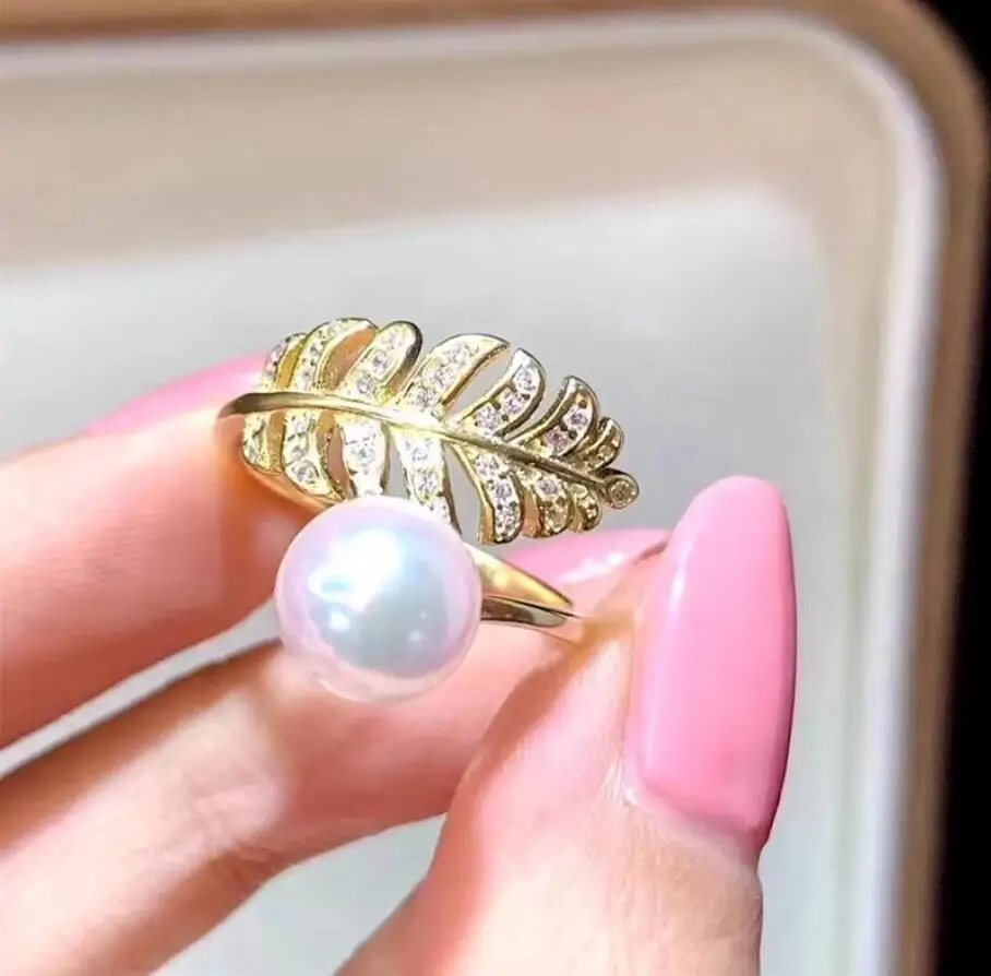 

элегантное кольцо с круглым белым жемчугом Южного моря диаметром 8-9 мм, серебро 925 пробы