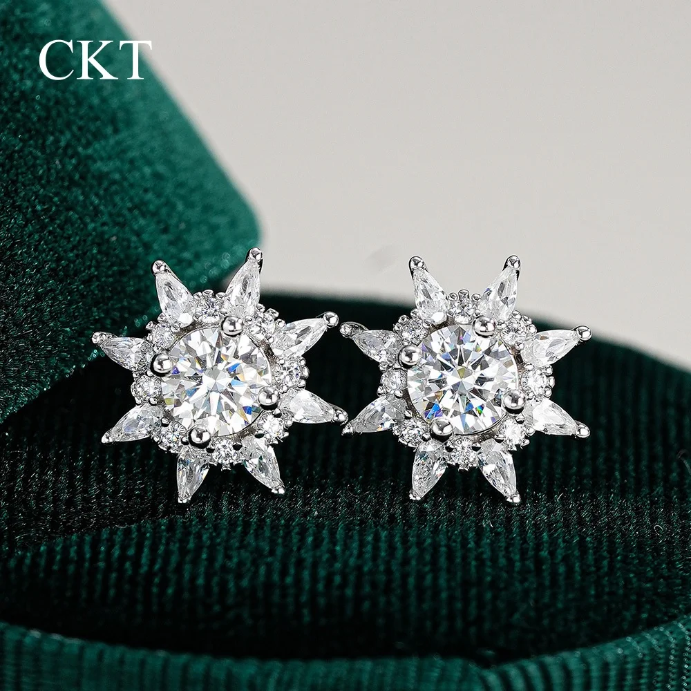 

CKT 18k White Gold Women's 0.5ct Moissanite Stud Earrings Romantic Snowflake D Color Diamond Platinum Pt950 Fine Jewelry