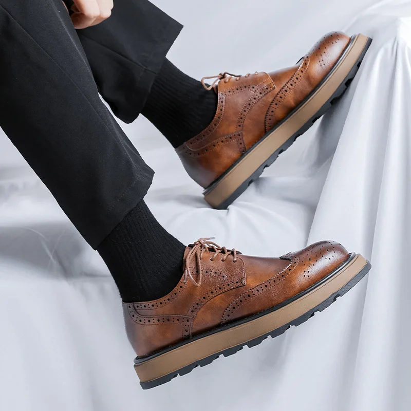 Top Quality Designer Vintage Brogues Leather Men Business Fashion Genuine Leather Men Boots Lace Up Outdoor Motorcycle Boots