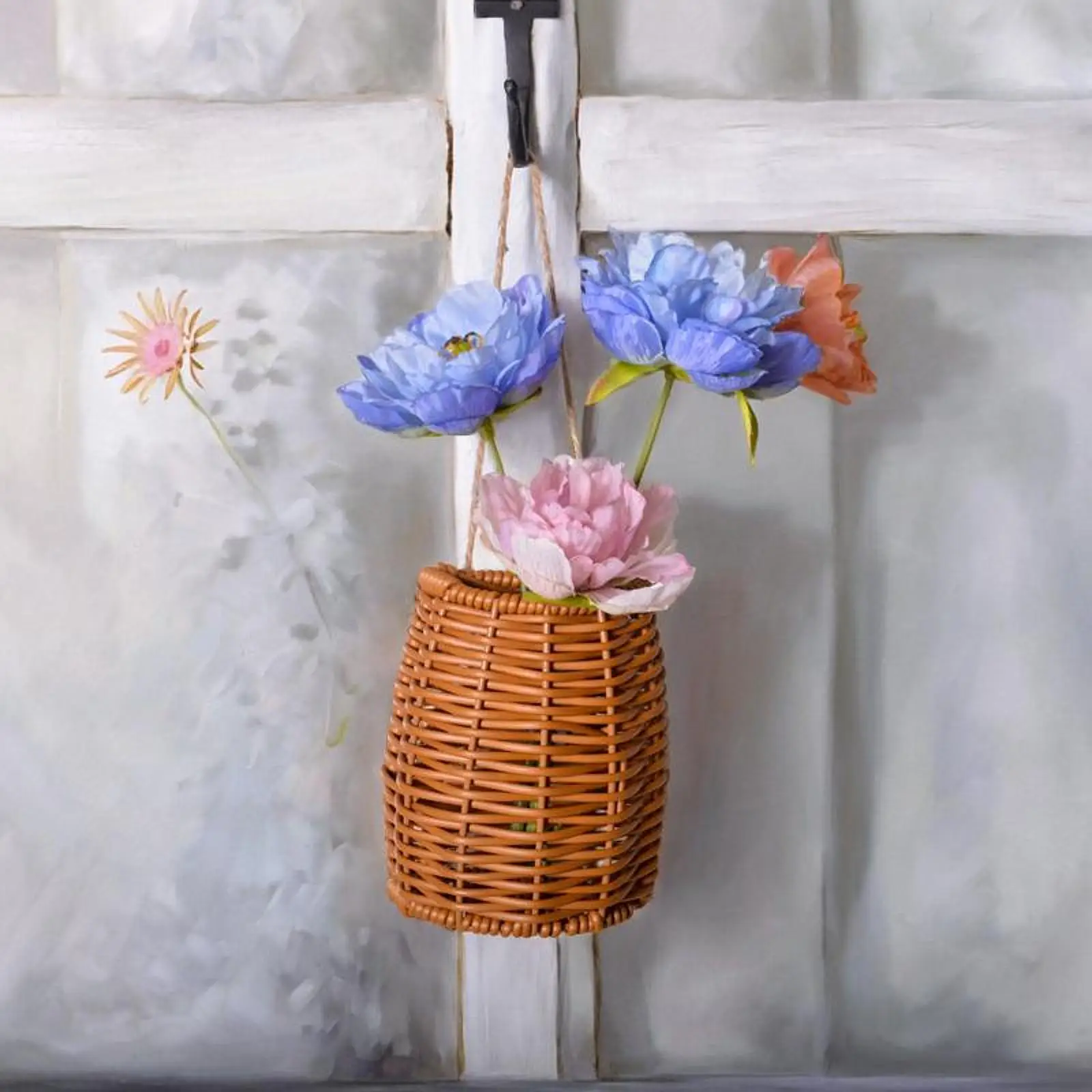 Handwoven Flower Basket Flower Storage Basket Home Wedding Ornament Unique Hanging Basket Floral Arrangement for Dorm Garden