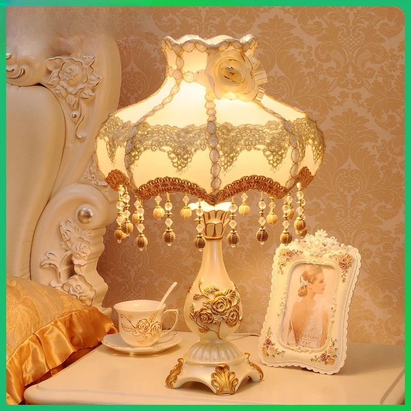 

Victorian style European desk lamp bedroom bedside lamp table wedding room romantic warm luxury decoration home