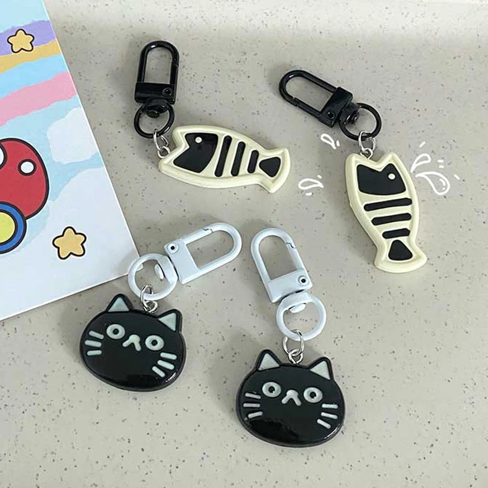 Cartoon Cat Fish Keyring Black White Color Resin Kitten Keyring For Women Girls Purse Earphone Case Ornaments Jewelry Gifts