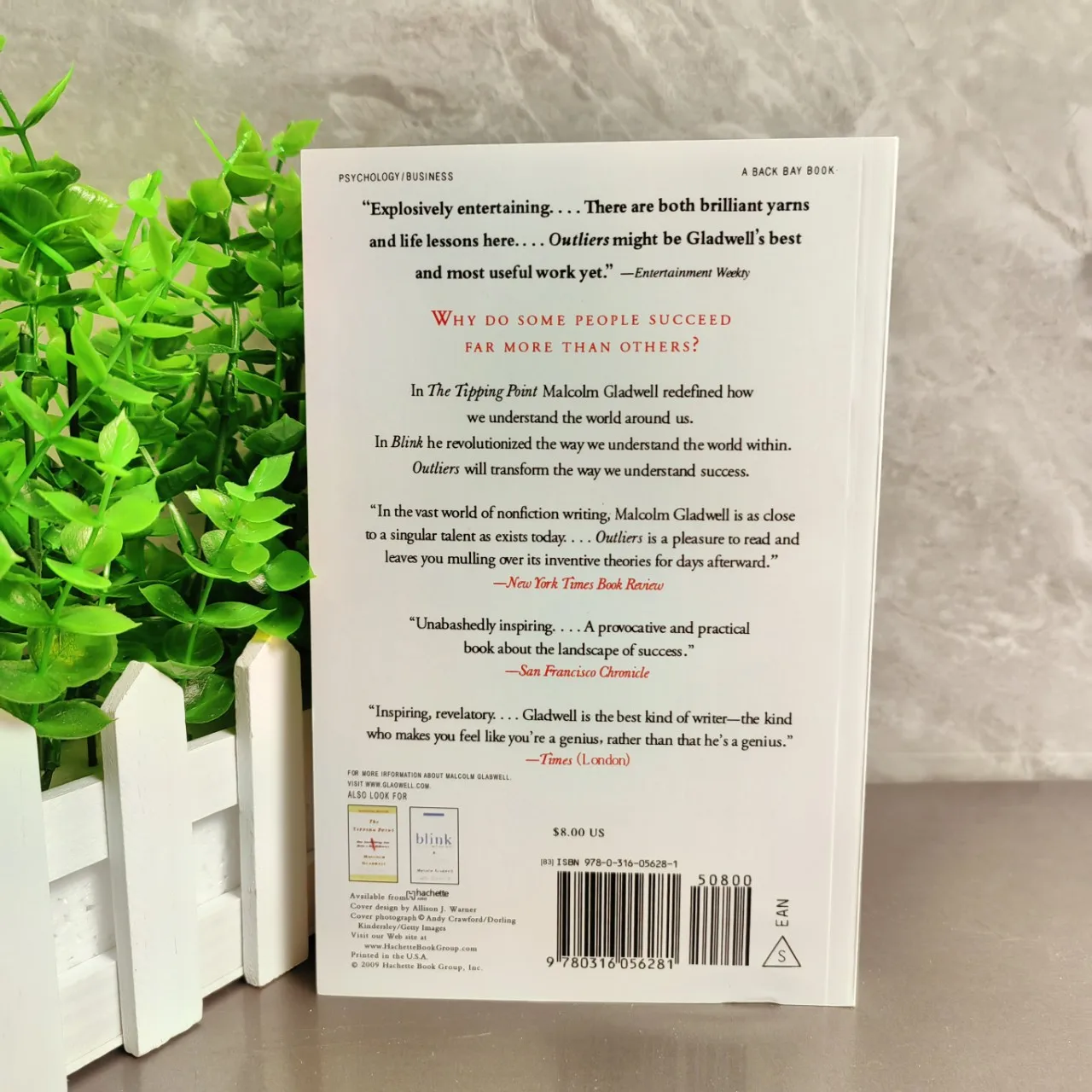 Outliers: The Story of Success By Malcolm Gladwell in English Self-management Success Psychology Popular Reading Books for Adult