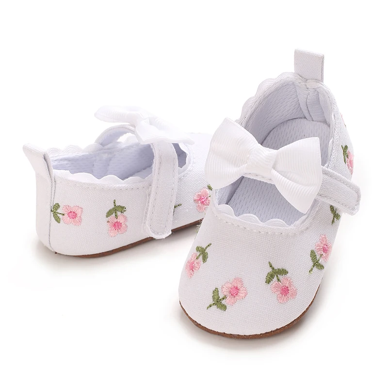 Sapatos de bebê flores bordadas fofas, sapatos de menina de pano antiderrapante, sapatos de primeira caminhada casuais respiráveis elegantes, 0-18 m