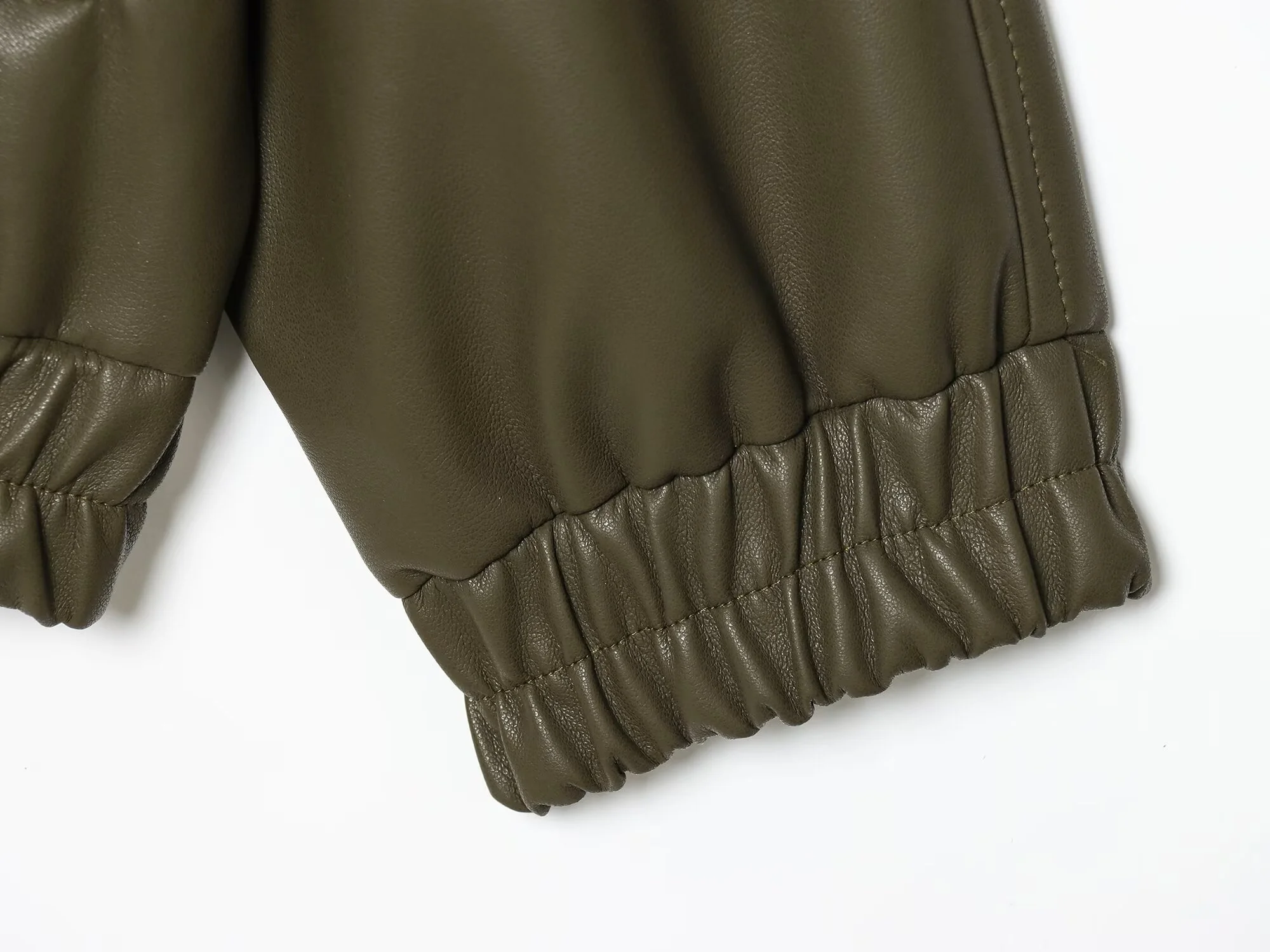 سترة نسائية شتوية جديدة لعام 2025 عصرية متعددة الاستخدامات بأكمام طويلة وياقة ثابتة من الجلد الصناعي #6