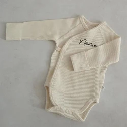 Nome personalizzato tinta unita primavera e autunno bambino diagonale risvolto tuta cotone ricamato neonato abbigliamento post-partum