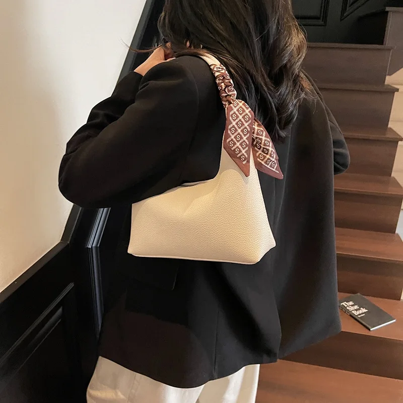 

2025 Women's Solid Color Shoulder Bag – Minimalist Underarm Purse, Stylish Scarf Accessory, Casual Crossbody Bag, Fashion Tote