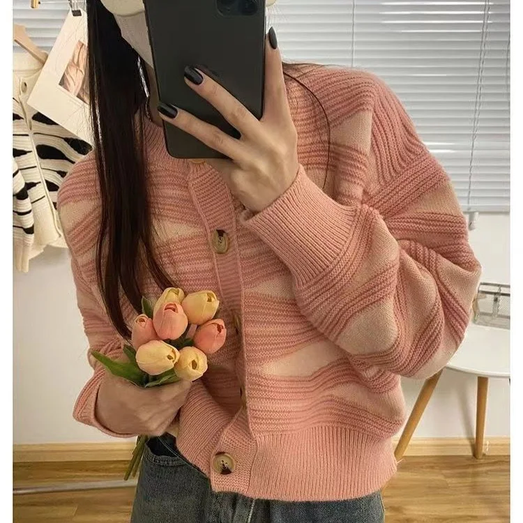 

Ladies' Pink Knitted Short Cardigan Loose Fit Spring Autumn Design Casual Style Polyester Fiber round Neck Button Detail